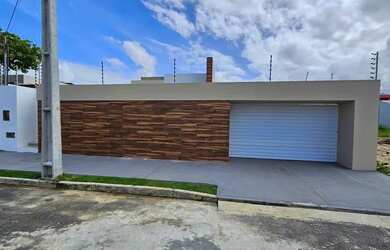 Imagem: A casa possui 3 Dormitórios, 5 Banheiros, 5 Vagas na garagem