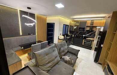 Imagem: A casa possui 3 Dormitórios, 3 Banheiros, 2 Vagas na garagem