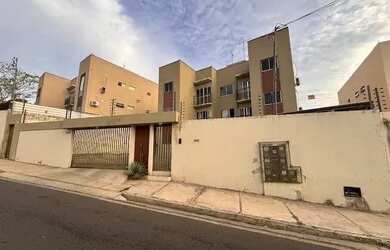 Imagem: O apartamento possui 3 Dormitórios, 1 Banheiro, 1 Vaga na garagem