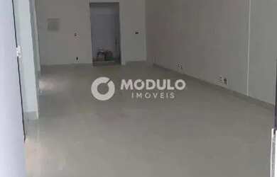 Imagem: O depósito para alugar possui e está localizado em Vigilato