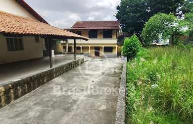 Imagem: O terreno possui 252m² de Área e está localizado em Praça