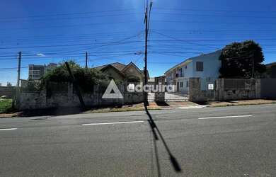 Imagem: A casa possui 1 Dormitório, 1 Banheiro, 445m² de Área e