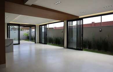 Imagem 9: Jardins Versalhes. Piscina, Varanda, 213m² de Áreae2 Vagas na garagem