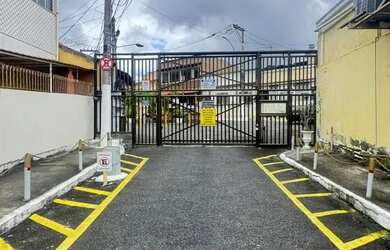 Imagem: A casa possui 2 Dormitórios, 1 Banheiro, 1 Vaga na garagem