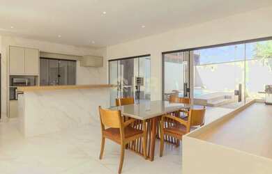 Imagem 9: Sobrado com 04 suítes e 03 vagas de garagem Bom Retiro Matinhos