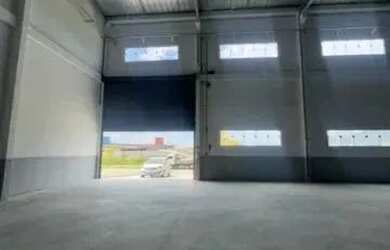 Imagem: O depósito possui 5 Vagas na garagem, 2.407m² de Área e