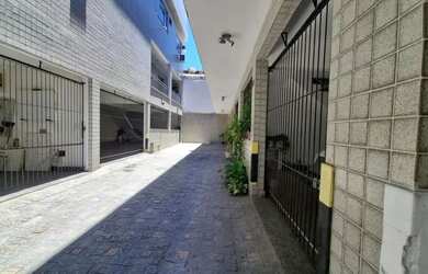 Imagem: A casa em condomínio possui 2 Dormitórios, 3 Banheiros, 1