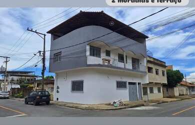 Imagem: A casa possui 5 Dormitórios, 3 Banheiros, 1 Vaga na garagem