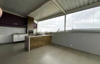 Imagem: O apartamento na cobertura possui 3 Dormitórios, 2 Banheiros