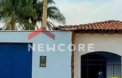 Imagem: A casa possui 3 Dormitórios, 4 Banheiros, 5 Vagas na garagem