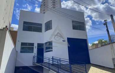 Imagem: O depósito à venda possui 5 Vagas na garagem e 730m² de Área