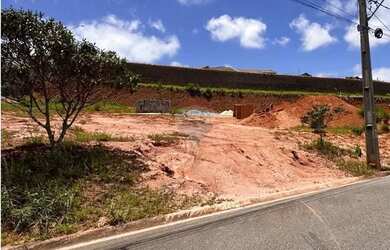 Imagem: O terreno possui 430m² de Área e está localizado em Bragança
