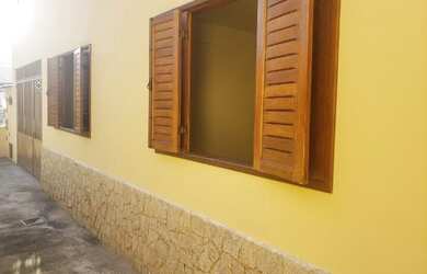 Imagem: A casa possui 2 Dormitórios, 1 Vaga na garagem, 70m² de Área