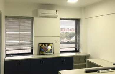 Imagem: O depósito possui 1 Vaga na garagem, 55m² de Área e está