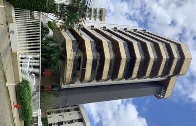 Imagem: O apartamento à venda possui 4 Dormitórios, 5 Banheiros, 4