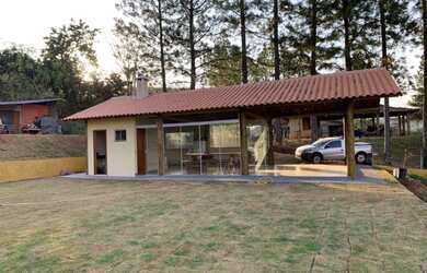 Imagem: A chácara possui 100m² de Área e está localizado em Limoeiro