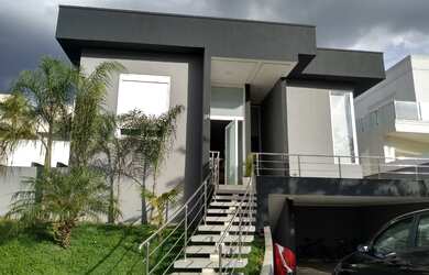 Imagem: A casa em condomínio possui 4 Dormitórios, 5 Banheiros, 5