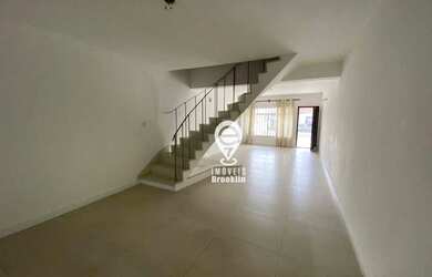 Imagem: A casa à venda possui 3 Dormitórios, 1 Banheiro, 1 Vaga na