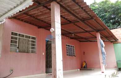 Imagem: A casa possui 2 Dormitórios, 2 Banheiros, 5 Vagas na garagem