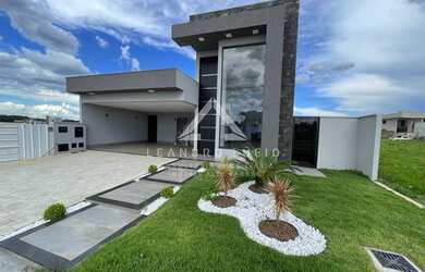 Imagem: A casa em condomínio possui 3 Dormitórios, 4 Banheiros, 2