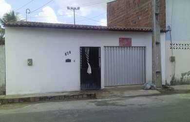 Imagem 12: Uma casa 8x20 na rua saquarema n.820 conjunto palmeiras. Só venda $90 mil