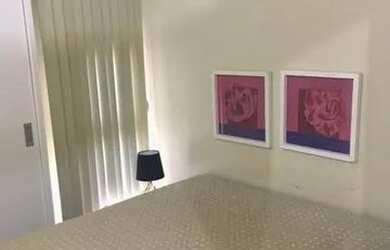 Imagem: O apartamento possui 1 Dormitório, 1 Banheiro, 1 Vaga na garagem