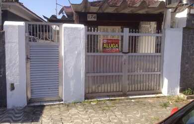 Imagem: A casa possui 2 Dormitórios, 1 Banheiro, 1 Vaga na garagem