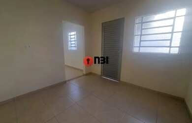 Imagem: A casa possui 1 Dormitório, 1 Banheiro, 40m² de Área e está