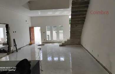 Imagem: A casa possui 1 Dormitório, 5 Banheiros, 2 Vagas na garagem