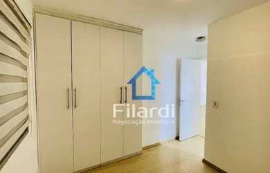 Imagem: O apartamento possui 1 Dormitório, 2 Banheiros, 1 Vaga na garagem