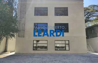 Imagem: A casa para alugar possui 5 Dormitórios, 5 Banheiros, 5 Vagas