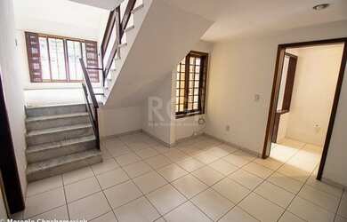 Imagem: A casa em condomínio possui 2 Dormitórios, 2 Banheiros, 2