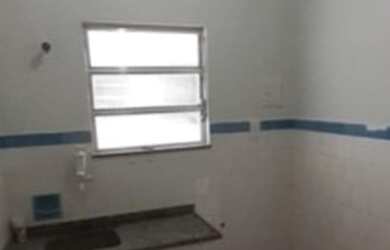 Imagem: A casa possui 3 Dormitórios, 1 Banheiro, 1 Vaga na garagem