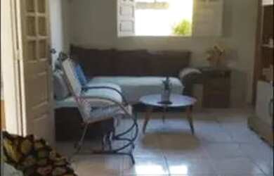 Imagem: A casa possui 3 Dormitórios, 1 Banheiro e está localizado