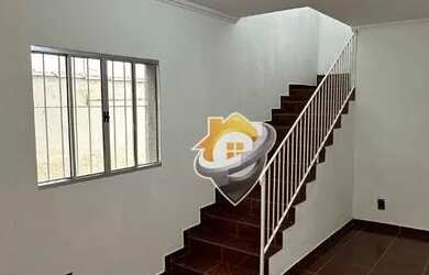 Imagem: A casa possui 2 Dormitórios, 2 Banheiros, 2 Vagas na garagem