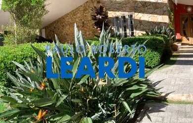 Imagem: A casa possui 3 Dormitórios, 5 Banheiros, 5 Vagas na garagem