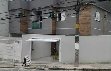 Imagem: A casa possui 3 Dormitórios, 4 Banheiros, 3 Vagas na garagem