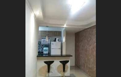 Imagem: O apartamento possui 2 Dormitórios, 1 Banheiro, 1 Vaga na garagem