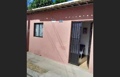 Imagem: A casa possui 2 Dormitórios, 1 Banheiro e está localizado
