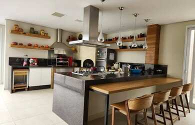 Imagem: A casa em condomínio possui 4 Dormitórios, 5 Banheiros, 4