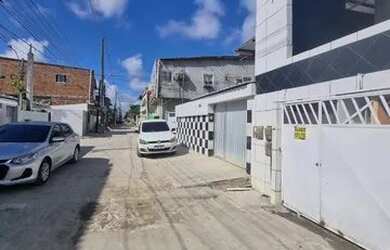 Imagem: A casa possui 2 Dormitórios, 1 Banheiro, 1 Vaga na garagem