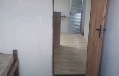 Imagem: A casa possui 2 Dormitórios, 1 Banheiro, Imóvel mobiliado