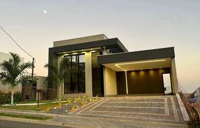 Imagem: A casa possui 3 Dormitórios, 4 Banheiros, 2 Vagas na garagem