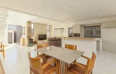 Imagem 13: Sobrado com 04 suítes e 03 vagas de garagem Bom Retiro Matinhos