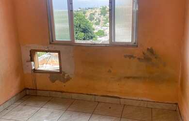 Imagem: A casa possui 1 Dormitório, 1 Banheiro, 1 Vaga na garagem