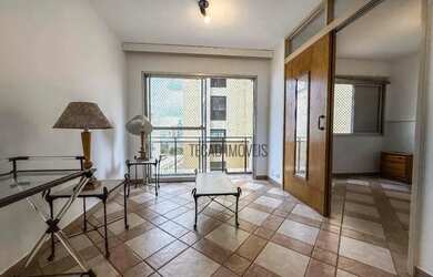 Imagem: O apartamento possui 1 Dormitório, 1 Banheiro, 1 Vaga na garagem