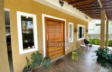 Imagem: A casa possui 3 Dormitórios, 3 Banheiros, 3 Vagas na garagem