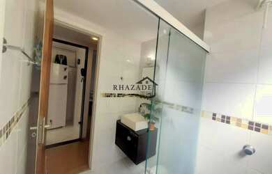 Imagem 2: Apartamento reformado com 2 quartos, vaga coberta e portaria 24 horas...