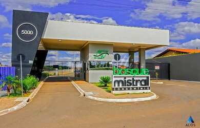 Imagem: A casa em condomínio possui 2 Dormitórios, 3 Banheiros, 2