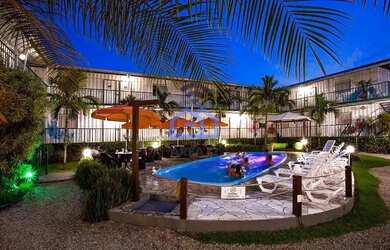 Imagem: O depósito possui 5 Vagas na garagem, 360m² de Área e está